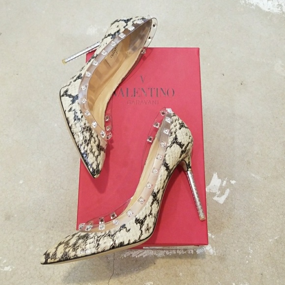 Authentic Valentino Rockstud Heels - Picture 7 of 8